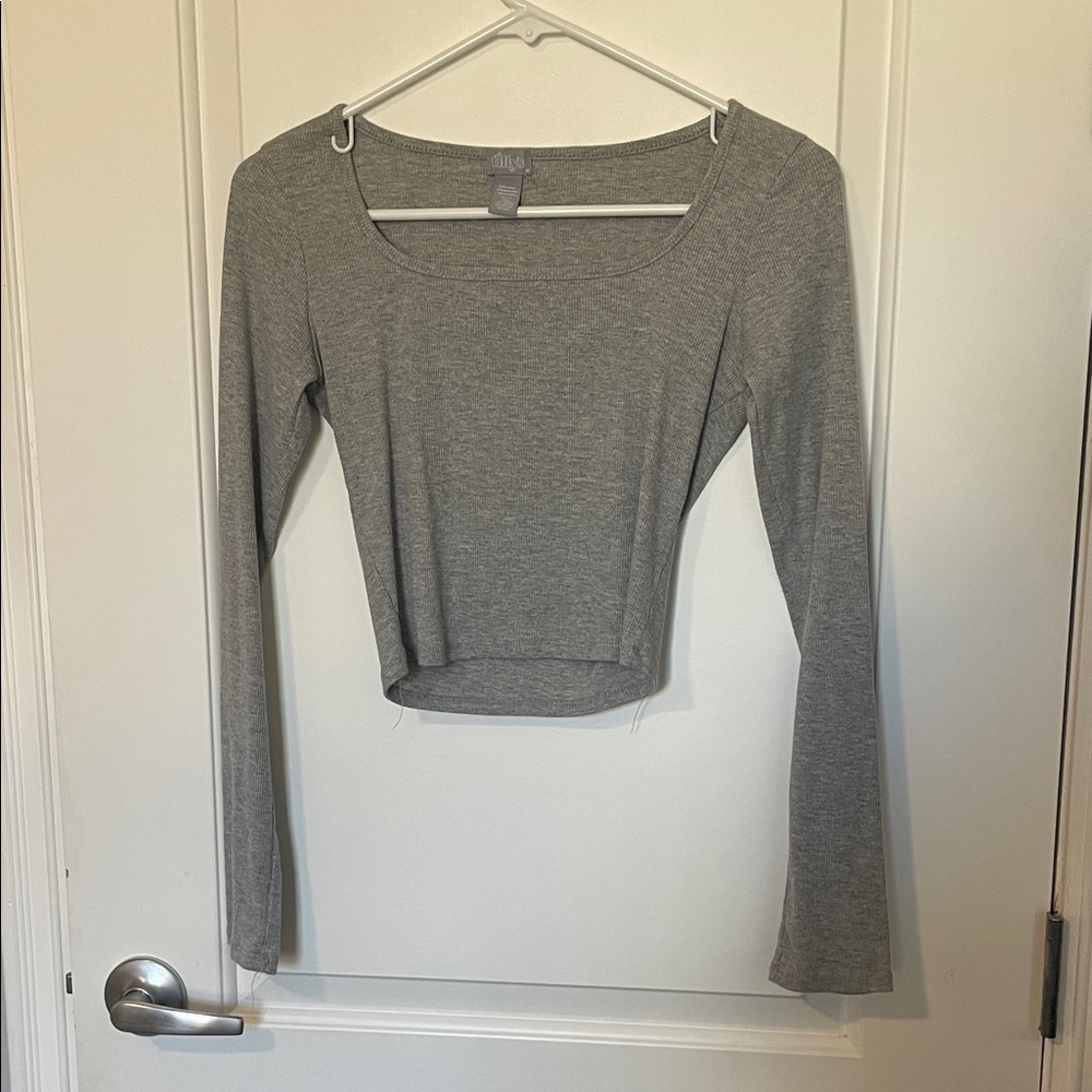Tilly's Heather Gray Long Sleeve Top